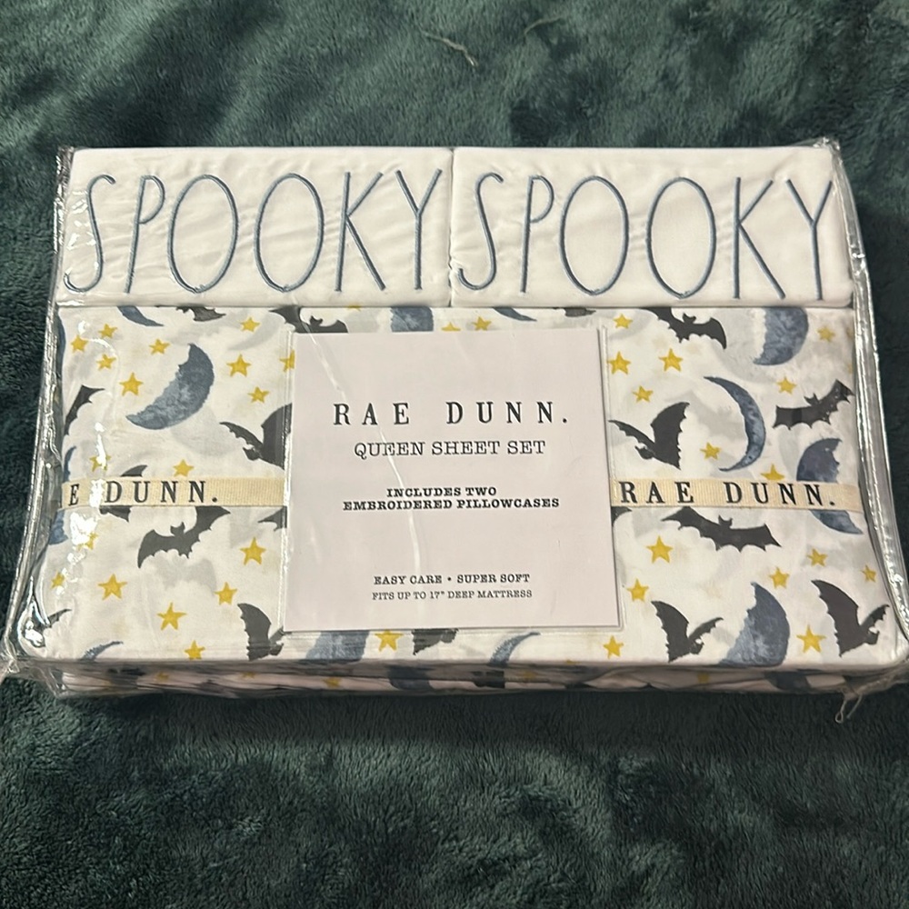 Rae Dunn Halloween Queen Sheet Set